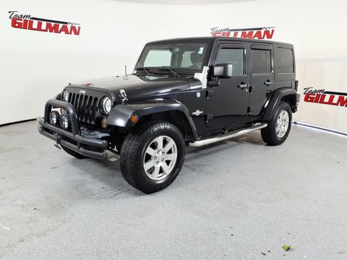 Used 2013 Jeep Wrangler Unlimited Sahara w/ Connectivity Group AWD/4WD image 3