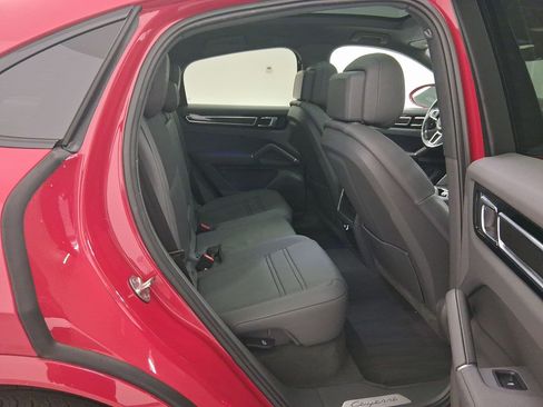 Certified 2023 Porsche Cayenne Coupe image 36