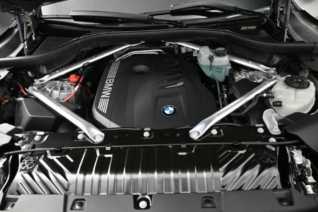 New 2027 BMW X5 xDrive40i w/ M Sport Professional Package AWD/4WD image 23