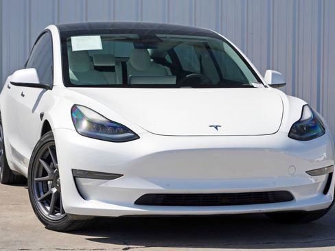 Used 2021 Tesla Model 3 Long Range image 4