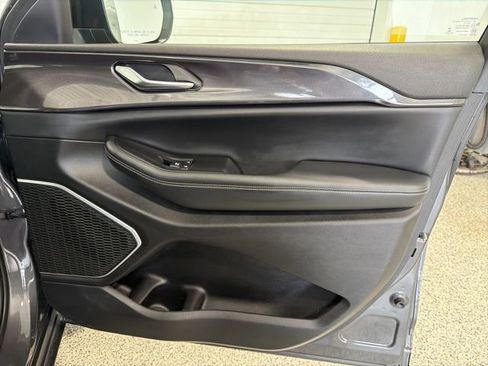 Used 2022 Jeep Grand Cherokee L Laredo w/ Luxury Tech Group I image 20