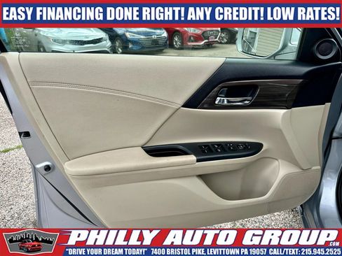 Used 2017 Honda Accord Hybrid Sedan image 12