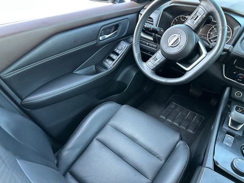 Used 2023 Nissan Rogue SV w/ SV Premium Package image 21