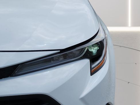 Used 2025 Toyota Corolla LE FWD image 28