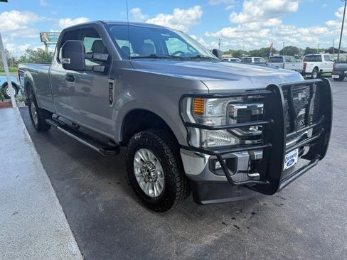 Used 2021 Ford F350 XLT w/ XLT Value Package AWD/4WD image 4