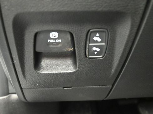 New 2026 RAM 1500 Laramie AWD/4WD image 18