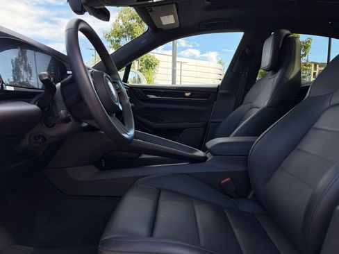 Used 2025 Porsche Macan 4 Electric image 13