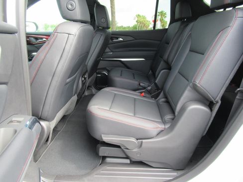 New 2026 Chevrolet Traverse Z71 w/ Enhanced Driving Package AWD/4WD image 29