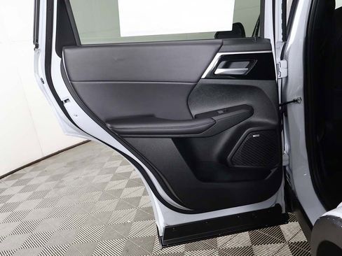 New 2026 Mitsubishi Outlander LE FWD image 24
