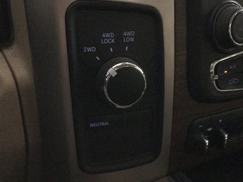 Used 2015 RAM 2500 Laramie w/ Convenience Group AWD/4WD image 23