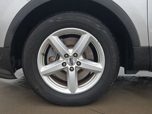 Used 2018 Ford Explorer XLT w/ Equipment Group 202A image 12