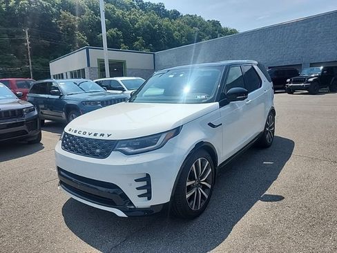 Used 2025 Land Rover Discovery Dynamic SE AWD/4WD image 3