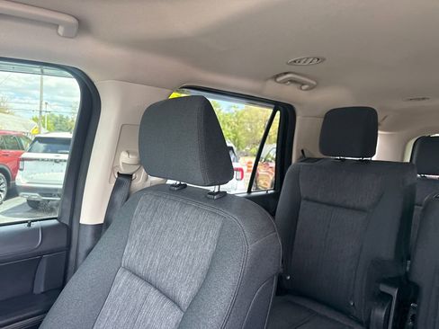 Used 2023 Ford Expedition XLT AWD/4WD image 39