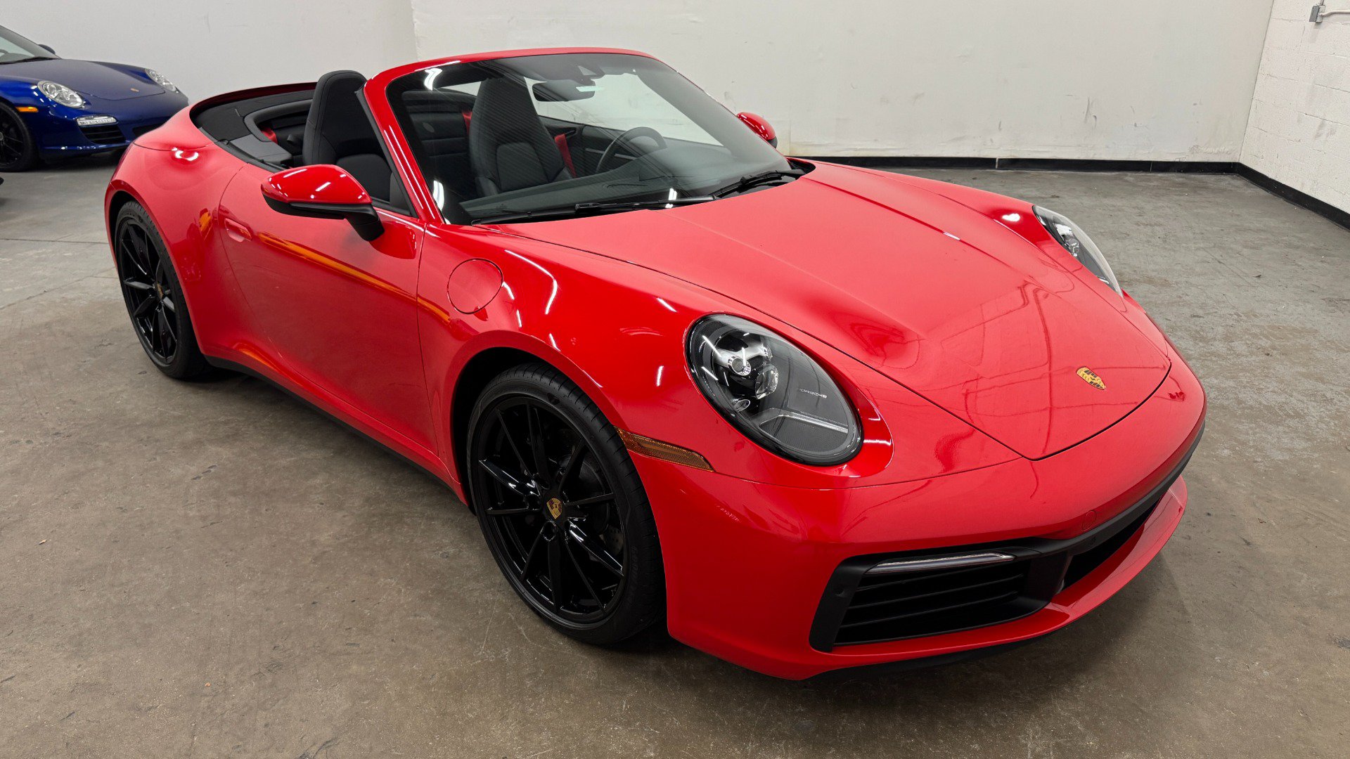 Used 2022 Porsche 911 Carrera RWD image 3