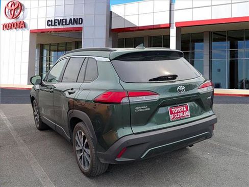 Used 2024 Toyota Corolla Cross XLE image 5