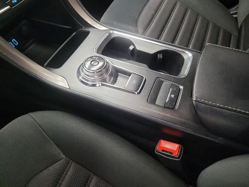 Used 2019 Ford Fusion SE image 26