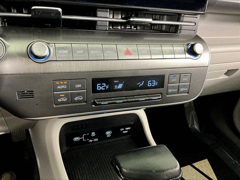 Used 2025 Hyundai Kona SEL AWD/4WD image 15