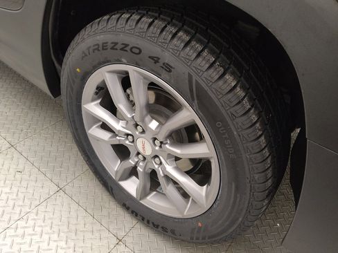 Used 2022 GMC Terrain SLT w/ LPO, 'HIT The Road' Package image 31