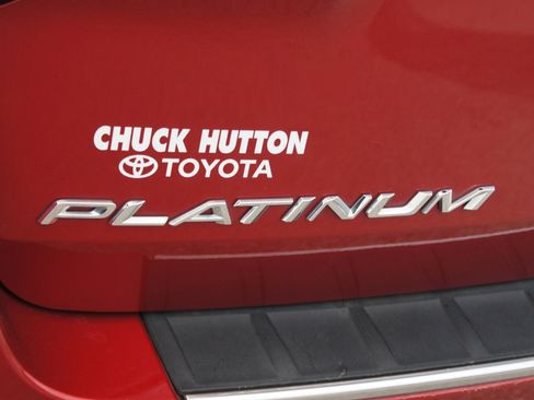 Used 2020 Ford Explorer Platinum w/ Premium Technology Package image 19