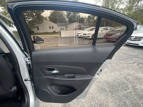 Used 2016 Chevrolet Cruze LT image 25