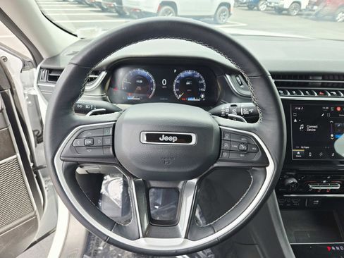 Used 2022 Jeep Grand Cherokee L Laredo w/ Luxury Tech Group I AWD/4WD image 23