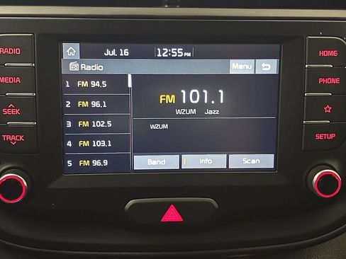 Used 2020 Kia Soul LX FWD image 17