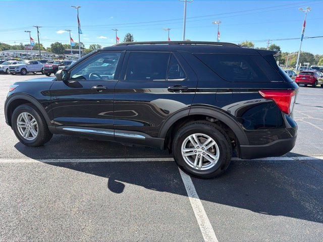 Used 2024 Ford Explorer XLT w/ Equipment Group 202A AWD/4WD image 7