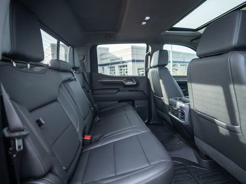 Used 2024 GMC Sierra 1500 SLT image 45