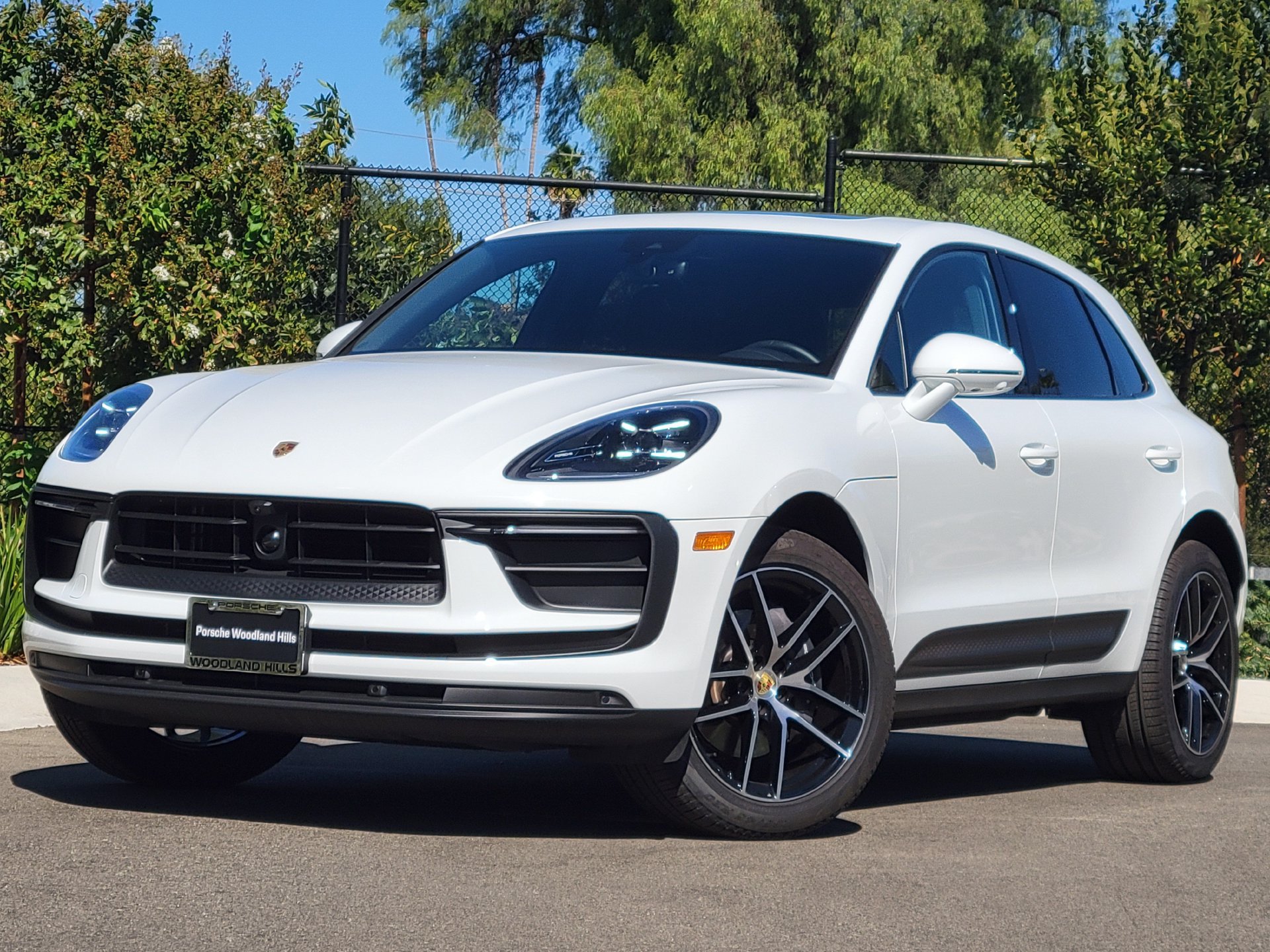 Used 2026 Porsche Macan AWD/4WD image 1