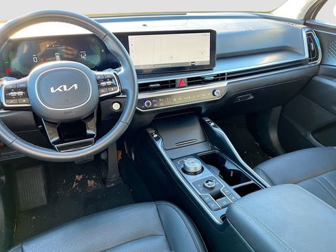 Certified 2025 Kia Sorento EX image 22