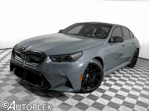 Used 2025 BMW M5 w/ Carbon Package image 1