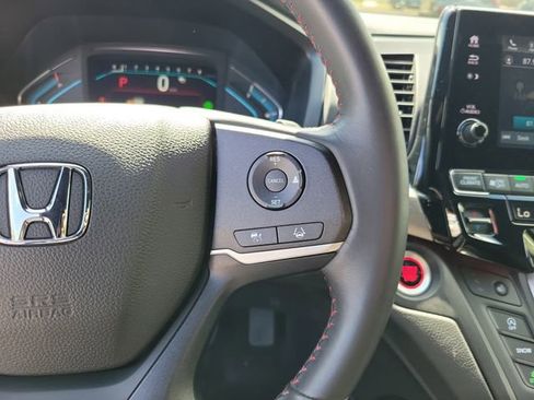 Used 2023 Honda Odyssey Sport image 17