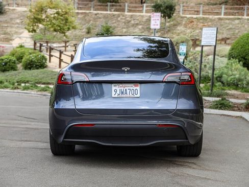 Used 2023 Tesla Model Y Long Range AWD/4WD image 4