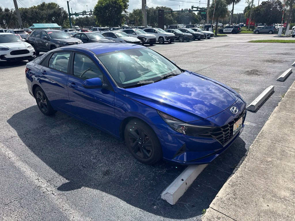 Certified 2023 Hyundai Elantra SEL FWD image 4