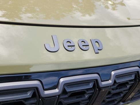New 2026 Jeep Cherokee Laredo AWD/4WD image 18
