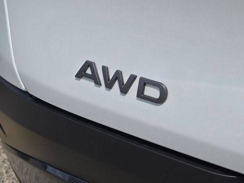 Used 2025 Nissan Murano SL AWD/4WD image 10