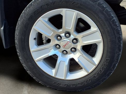 Used 2015 GMC Sierra 1500 SLE w/ SLE Value Package image 25