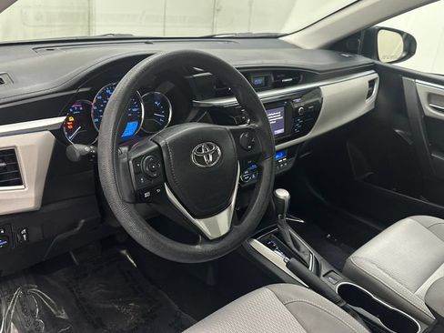 Used 2015 Toyota Corolla LE FWD image 18