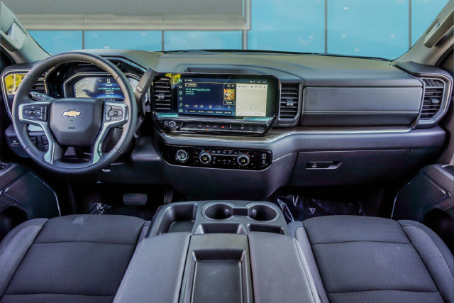 Used 2024 Chevrolet Silverado 1500 LT AWD/4WD image 27