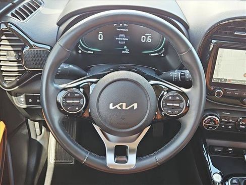 Used 2024 Kia Soul EX w/ Option Group 015 FWD image 14