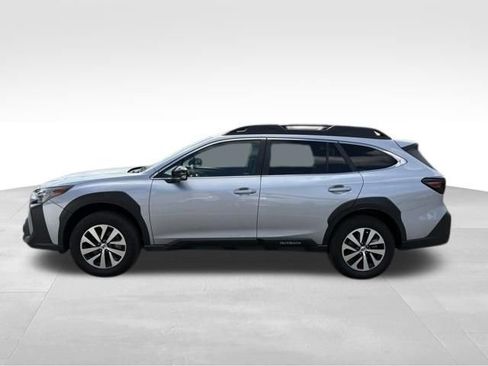 Used 2023 Subaru Outback Premium AWD/4WD image 12