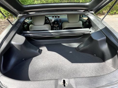 Used 2009 Nissan 370Z Touring w/ Sport Pkg RWD image 8