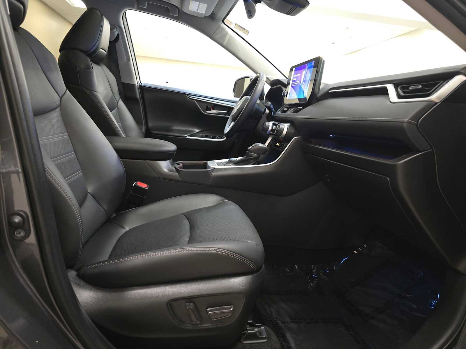 Certified 2023 Toyota RAV4 Limited AWD/4WD image 29