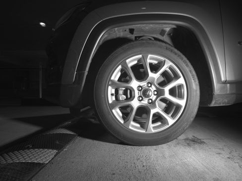 Used 2025 Jeep Compass Limited image 12