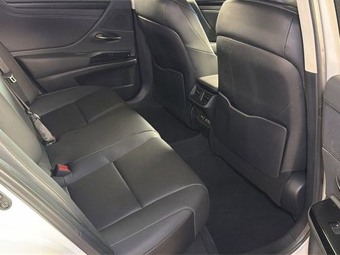 Certified 2024 Lexus ES 350 w/ Premium Package image 13