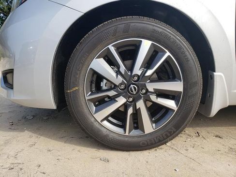 New 2025 Nissan Versa SV w/ Trunk Package image 22