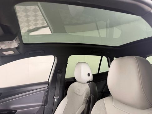 Used 2021 Volkswagen ID.4 Pro S RWD image 25