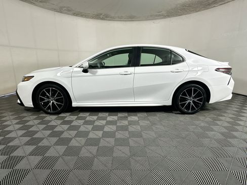 Used 2024 Toyota Camry SE w/ Convenience Package FWD image 6