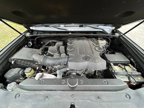 Used 2016 Toyota 4Runner Limited AWD/4WD image 12