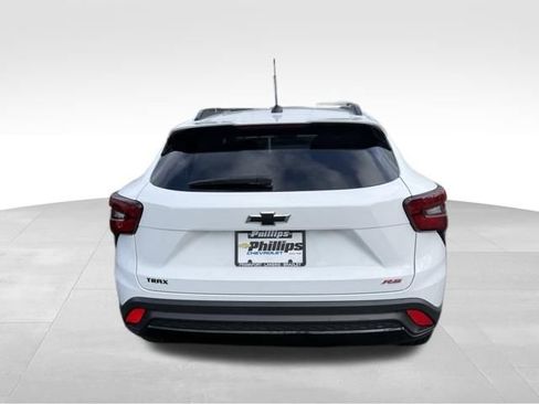 Certified 2025 Chevrolet Trax RS w/ Driver Confidence Package image 13